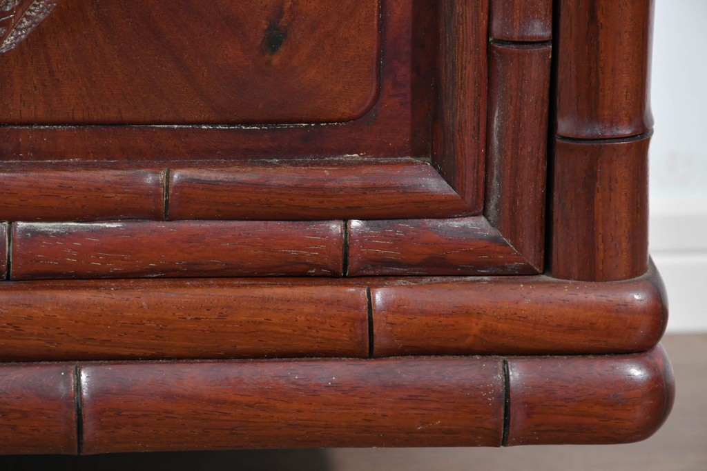 和製ヴィンテージ　上手物!!　花梨(カリン)材　繊細な彫刻が美しい茶棚　(R-085800)