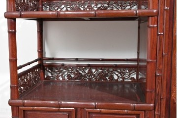 和製ヴィンテージ　上手物!!　花梨(カリン)材　繊細な彫刻が美しい茶棚　(R-085800)