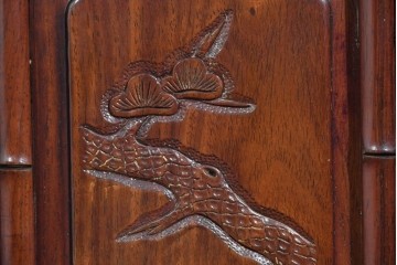 和製ヴィンテージ　上手物!!　花梨(カリン)材　繊細な彫刻が美しい茶棚　(R-085800)