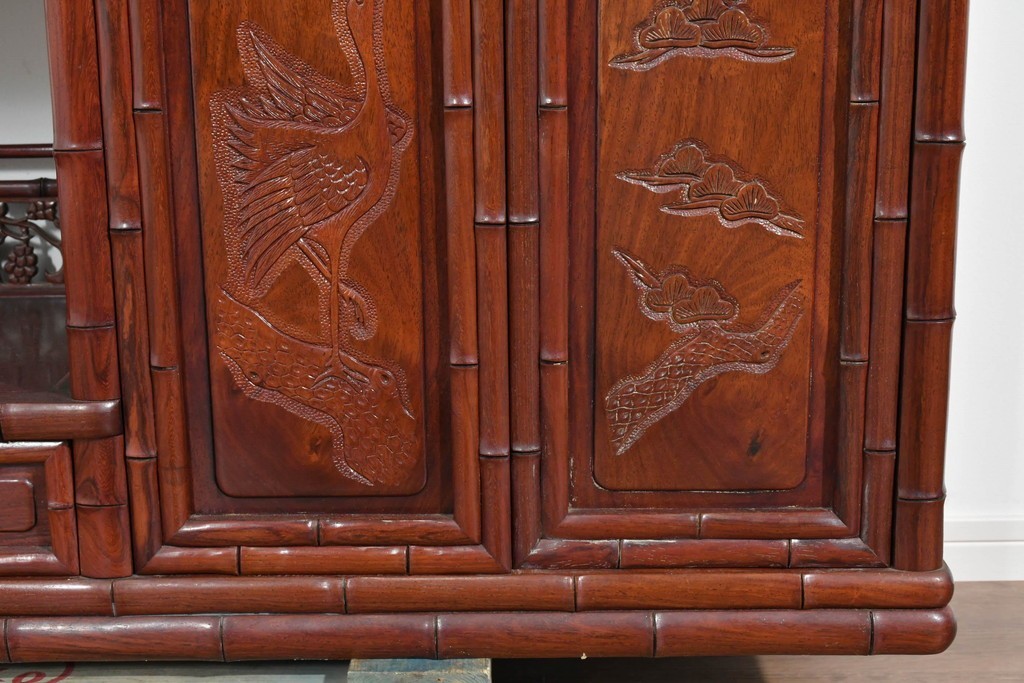 和製ヴィンテージ　上手物!!　花梨(カリン)材　繊細な彫刻が美しい茶棚　(R-085800)