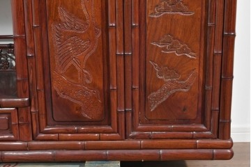 和製ヴィンテージ　上手物!!　花梨(カリン)材　繊細な彫刻が美しい茶棚　(R-085800)