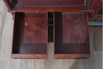 和製ヴィンテージ　上手物!!　花梨(カリン)材　繊細な彫刻が美しい茶棚　(R-085800)