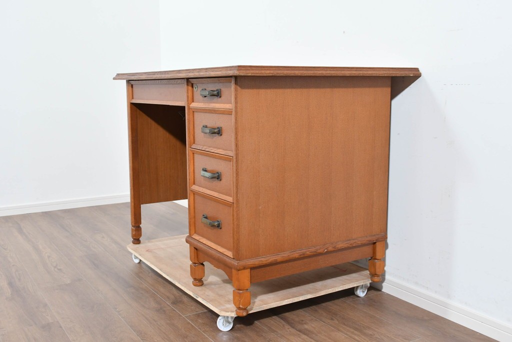 和製ヴィンテージ　オーク材　木肌が美しく上品な片袖机　(R-085801)