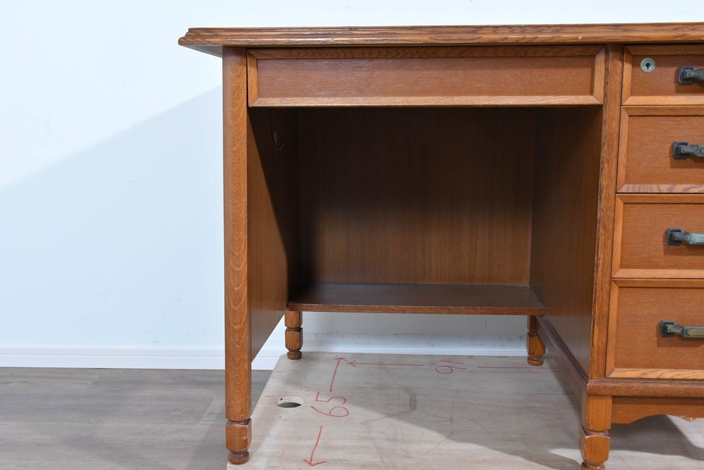 和製ヴィンテージ　オーク材　木肌が美しく上品な片袖机　(R-085801)