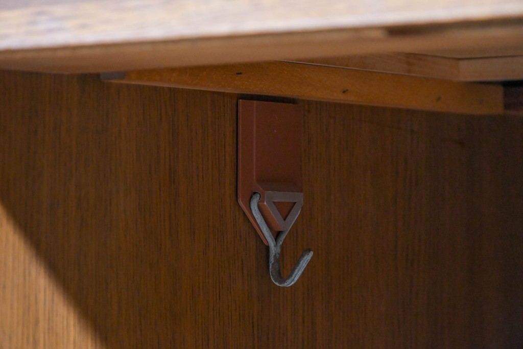 和製ヴィンテージ　オーク材　木肌が美しく上品な片袖机　(R-085801)