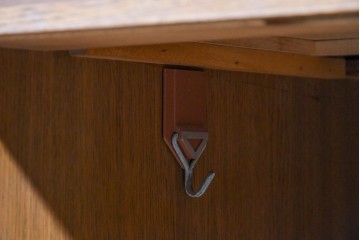 和製ヴィンテージ　オーク材　木肌が美しく上品な片袖机　(R-085801)