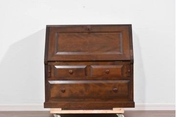 中古　松本民芸家具　A型座ビューロー　重厚な意匠のライティングビューロー　定価約30万円　(R-085802)