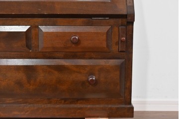 中古　松本民芸家具　A型座ビューロー　重厚な意匠のライティングビューロー　定価約30万円　(R-085802)