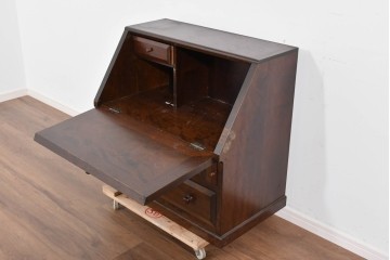 中古　松本民芸家具　A型座ビューロー　重厚な意匠のライティングビューロー　定価約30万円　(R-085802)