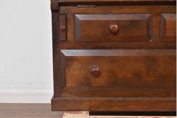 中古　松本民芸家具　A型座ビューロー　重厚な意匠のライティングビューロー　定価約30万円　(R-085802)