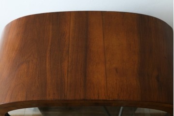 イギリスアンティーク　希少な小振りサイズ　Lloyd’s Antiques(ロイズアンティークス)　曲線装飾が優雅なキャビネット　(R-085804)