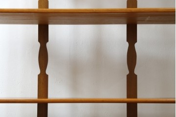 中古　希少な廃番品　吉川商事(D&A YOSHIKAWA)　モック工芸　葡萄園シリーズの引き出し付きブックシェルフ　(R-085805)