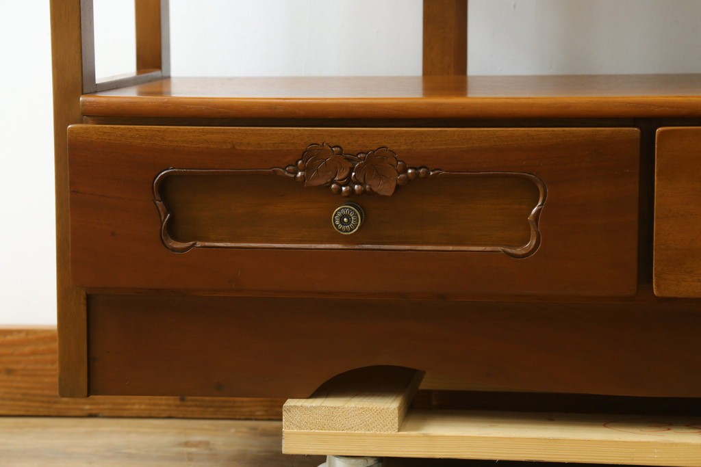 中古　希少な廃番品　吉川商事(D&A YOSHIKAWA)　モック工芸　葡萄園シリーズの引き出し付きブックシェルフ　(R-085805)