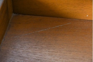 中古　希少な廃番品　吉川商事(D&A YOSHIKAWA)　モック工芸　葡萄園シリーズの引き出し付きブックシェルフ　(R-085805)