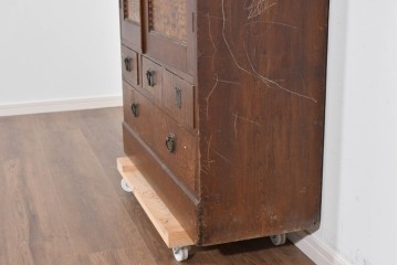 和製アンティーク　タモ材　迫力のある杢目と透かし彫りが魅力のブックケース　(R-085806)