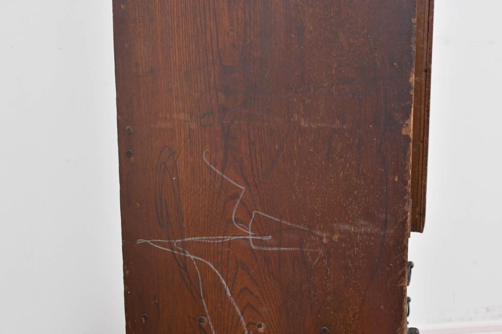 和製アンティーク　タモ材　迫力のある杢目と透かし彫りが魅力のブックケース　(R-085806)