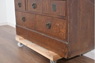 和製アンティーク　タモ材　迫力のある杢目と透かし彫りが魅力のブックケース　(R-085806)