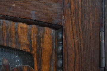 和製アンティーク　タモ材　迫力のある杢目と透かし彫りが魅力のブックケース　(R-085806)