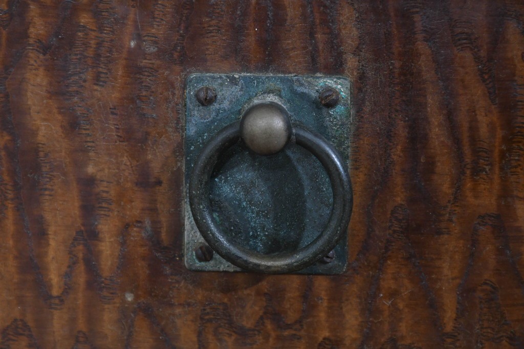 和製アンティーク　タモ材　迫力のある杢目と透かし彫りが魅力のブックケース　(R-085806)