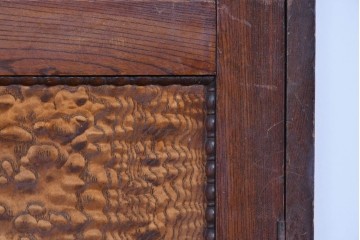 和製アンティーク　タモ材　迫力のある杢目と透かし彫りが魅力のブックケース　(R-085806)