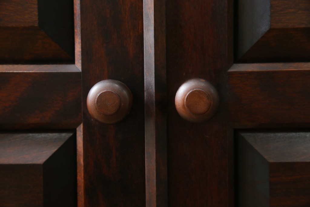 中古　美品　松本民芸家具　格子戸の意匠が上品なA型食器棚　定価約66万円　(R-085808)