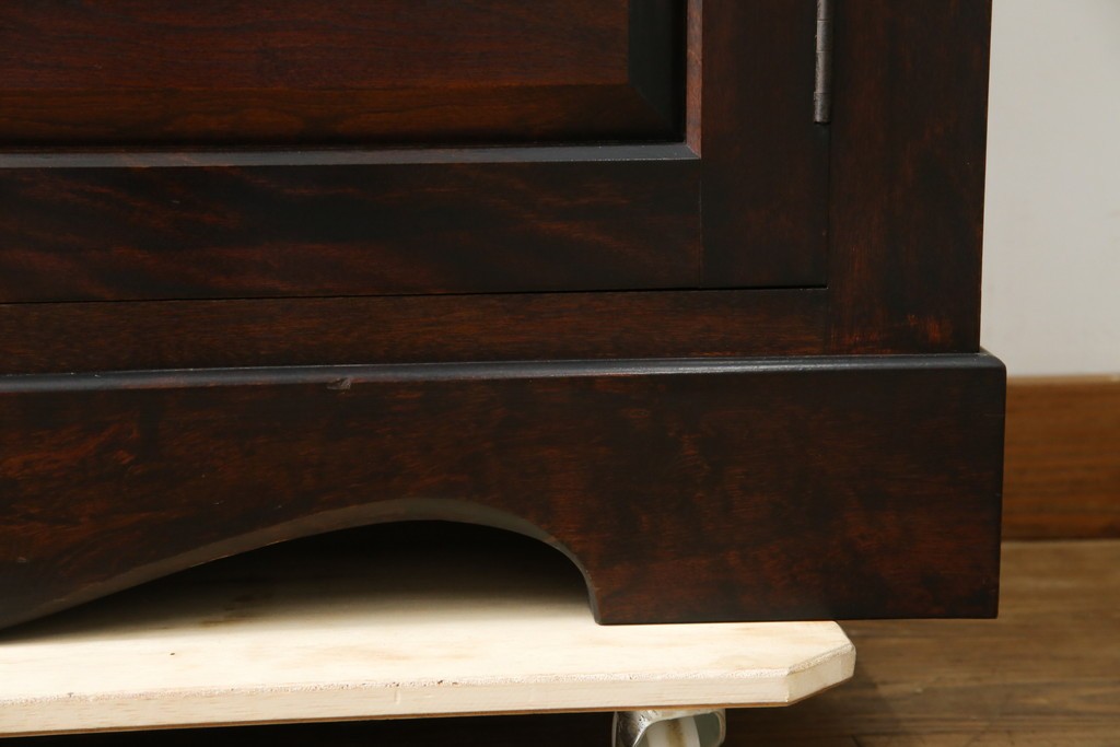 中古　美品　松本民芸家具　格子戸の意匠が上品なA型食器棚　定価約66万円　(R-085808)