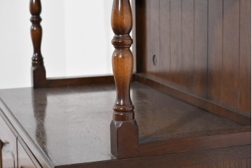 中古　美品　飛騨産業　キツツキ　挽物柱がアクセントの縦型キャビネット　(R-085809)