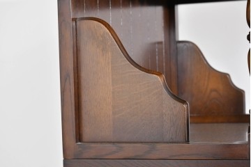 中古　美品　飛騨産業　キツツキ　挽物柱がアクセントの縦型キャビネット　(R-085809)