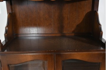 中古　美品　飛騨産業　キツツキ　挽物柱がアクセントの縦型キャビネット　(R-085809)