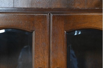 中古　美品　飛騨産業　キツツキ　挽物柱がアクセントの縦型キャビネット　(R-085809)