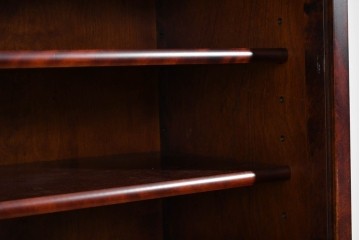 中古　美品　国産民芸家具　カバ材の木味を楽しめる二段重ね水屋箪笥食器棚　(R-085811)