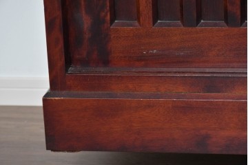 中古　美品　国産民芸家具　カバ材の木味を楽しめる二段重ね水屋箪笥食器棚　(R-085811)