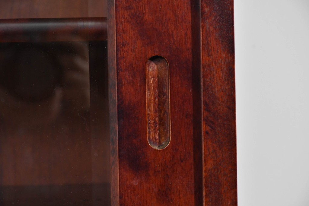 中古　美品　国産民芸家具　カバ材の木味を楽しめる二段重ね水屋箪笥食器棚　(R-085811)