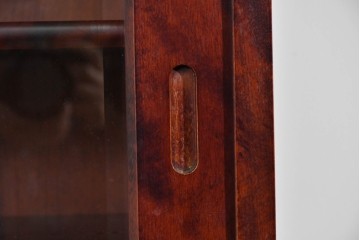 中古　美品　国産民芸家具　カバ材の木味を楽しめる二段重ね水屋箪笥食器棚　(R-085811)