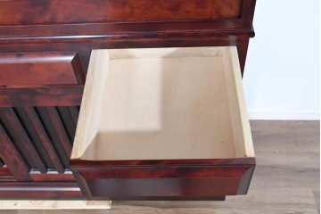 中古　美品　国産民芸家具　カバ材の木味を楽しめる二段重ね水屋箪笥食器棚　(R-085811)