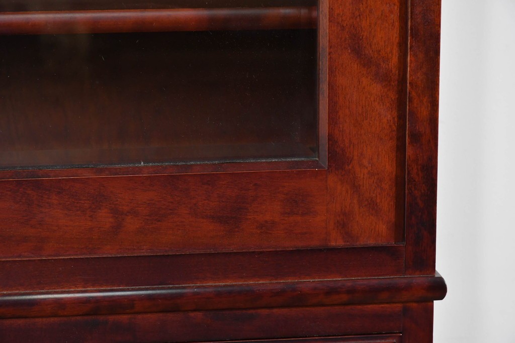 中古　美品　国産民芸家具　カバ材の木味を楽しめる二段重ね水屋箪笥食器棚　(R-085811)