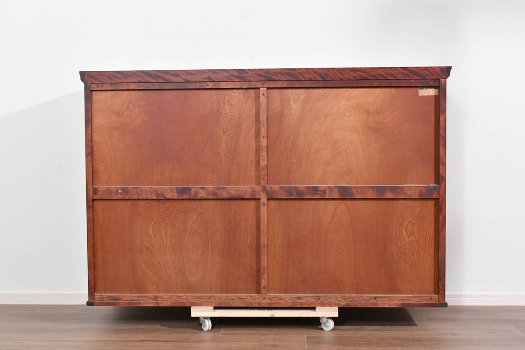 中古　美品　国産民芸家具　カバ材の木味を楽しめる水屋箪笥キャビネット　(R-085812)