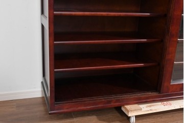 中古　美品　国産民芸家具　カバ材の木味を楽しめる水屋箪笥キャビネット　(R-085812)