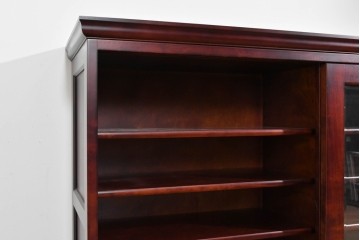 中古　美品　国産民芸家具　カバ材の木味を楽しめる水屋箪笥キャビネット　(R-085812)