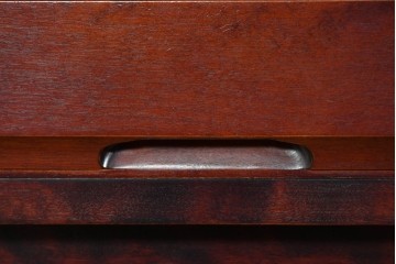 《天板取り付け加工費込み》　中古　美品　国産民芸家具　カバ材の木味を楽しめる水屋箪笥サイドボード　(R-085813)