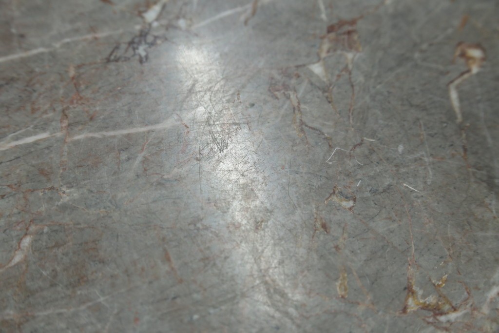 イギリスヴィンテージ　上手物!!　マホガニー材　石天板が特徴的な作りの良い花台　(R-085814)