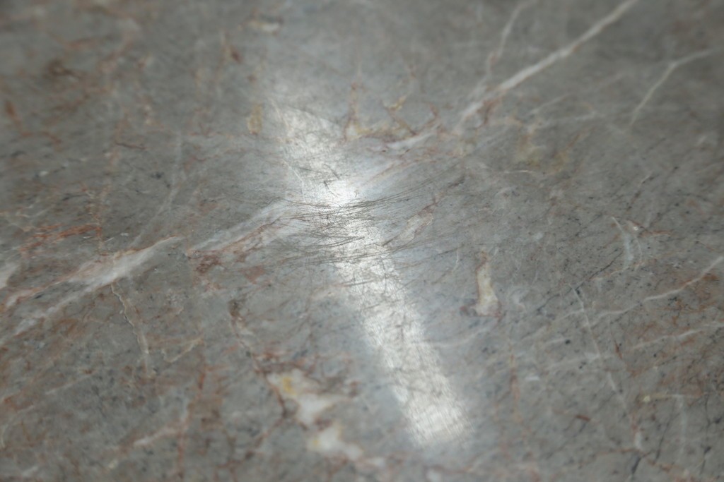 イギリスヴィンテージ　上手物!!　マホガニー材　石天板が特徴的な作りの良い花台　(R-085814)