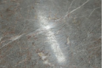 イギリスヴィンテージ　上手物!!　マホガニー材　石天板が特徴的な作りの良い花台　(R-085814)