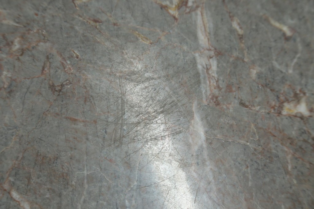 イギリスヴィンテージ　上手物!!　マホガニー材　石天板が特徴的な作りの良い花台　(R-085814)