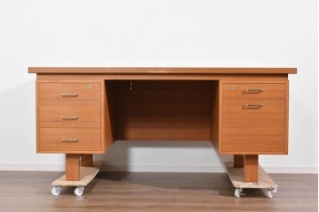 和製ヴィンテージ　天童木工　ナラ材　充実した収納で機能性バッチリのデスク　現行定価約52万円　(R-085816)