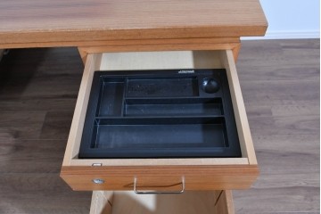 和製ヴィンテージ　天童木工　ナラ材　充実した収納で機能性バッチリのデスク　現行定価約52万円　(R-085816)