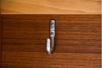 和製ヴィンテージ　天童木工　ナラ材　充実した収納で機能性バッチリのデスク　現行定価約52万円　(R-085816)