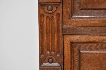 《天板取り付け加工費込み》　イギリスヴィンテージ　オーク材　優美な木彫装飾が引き立つエレガントなチェスト　(R-085818)