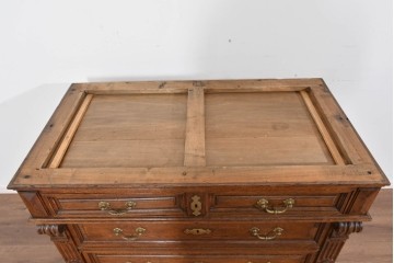 《天板取り付け加工費込み》　イギリスヴィンテージ　オーク材　優美な木彫装飾が引き立つエレガントなチェスト　(R-085818)