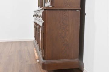 中古　美品　希少な廃番品　カリモク家具(karimoku)　domani(ドマーニ)　QUEENS LIFE(クイーンズライフ)　ミラーバックのキャビネット　現行推定定価約110万円　(R-085819)